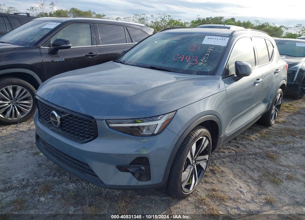 2023 VOLVO XC40 B5 PLUS DARK THEME VIN: YV4L12UW6P2969723