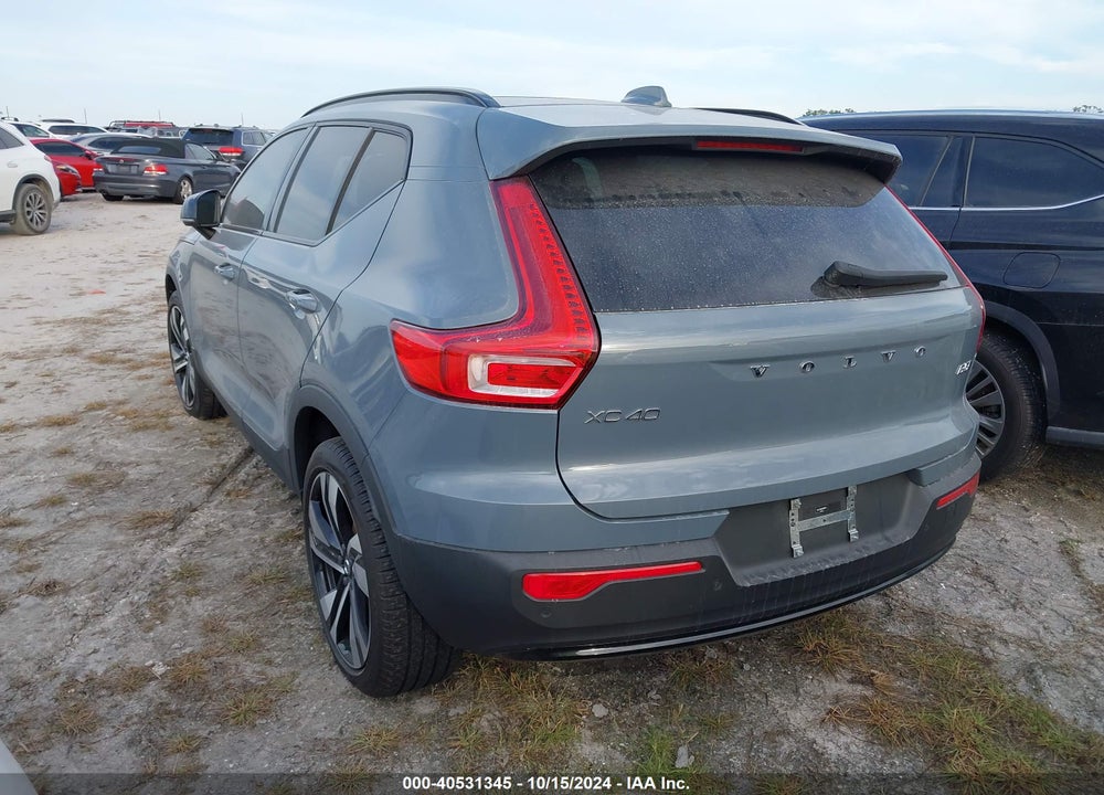 2023 VOLVO XC40 B5 PLUS DARK THEME VIN: YV4L12UW6P2969723