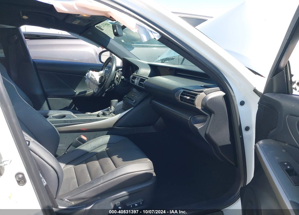 2016 LEXUS IS 200T VIN: JTHBA1D25G5019839