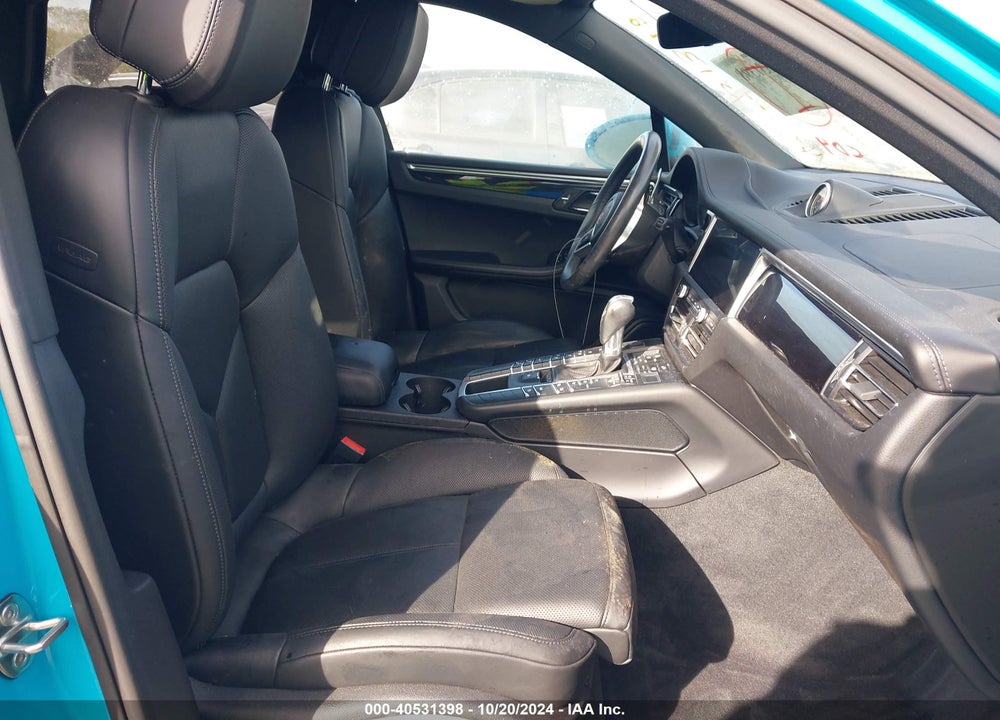 2020 PORSCHE MACAN VIN: WP1AA2A55LLB10325
