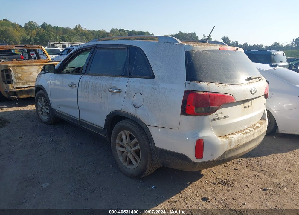 2015 KIA SORENTO LX VIN: 5XYKT4A65FG657423