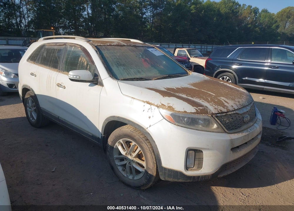 2015 KIA SORENTO LX VIN: 5XYKT4A65FG657423