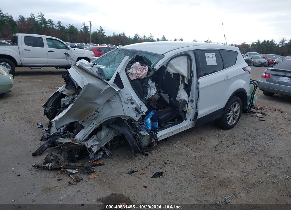 2017 FORD ESCAPE SE VIN: 1FMCU9GD2HUE61148
