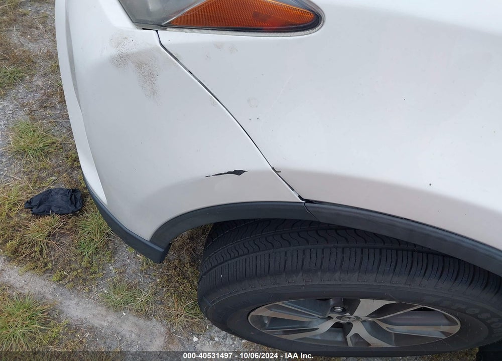 2018 TOYOTA RAV4 XLE VIN: 2T3WFREV5JW428175