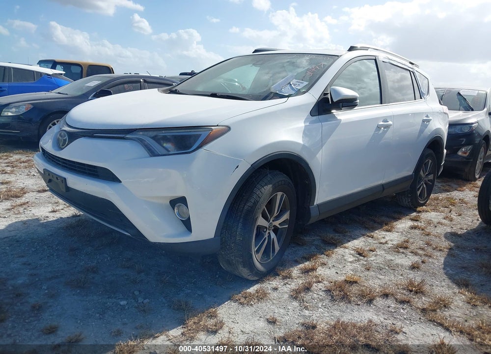2018 TOYOTA RAV4 XLE VIN: 2T3WFREV5JW428175