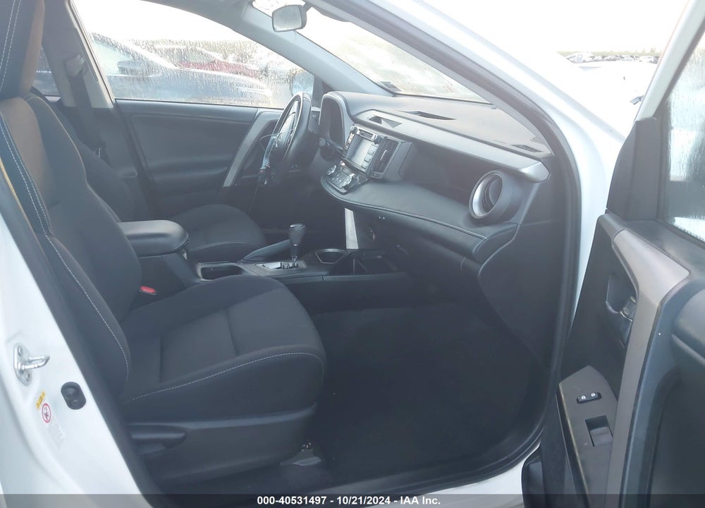 2018 TOYOTA RAV4 XLE VIN: 2T3WFREV5JW428175
