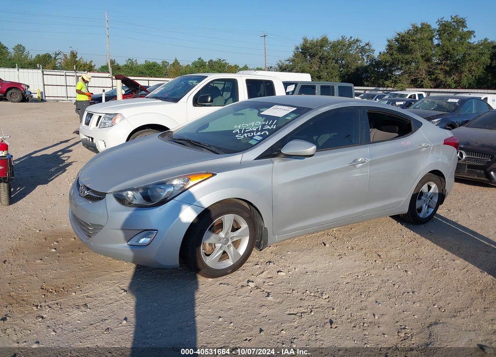 2013 HYUNDAI ELANTRA VIN: 5NPDH4AE8DH213279