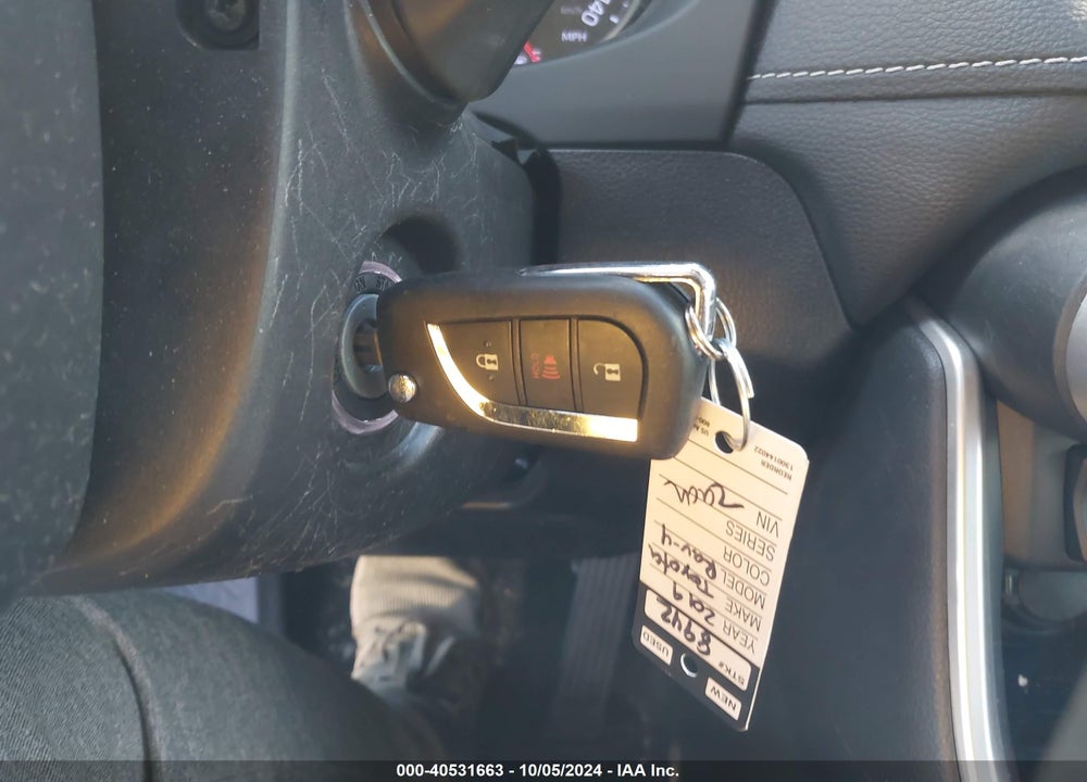 2019 TOYOTA RAV4 LE VIN: JTMH1RFV8KD039843