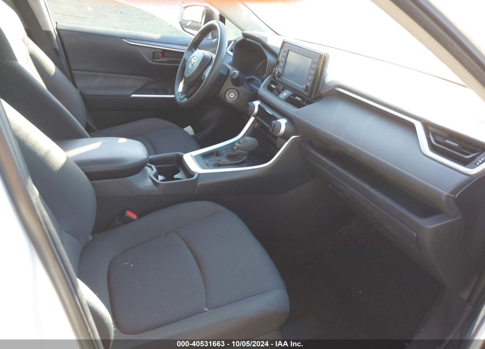 2019 TOYOTA RAV4 LE VIN: JTMH1RFV8KD039843