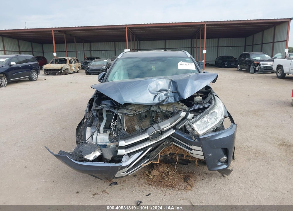 2019 TOYOTA HIGHLANDER XLE VIN: 5TDJZRFH2KS965762
