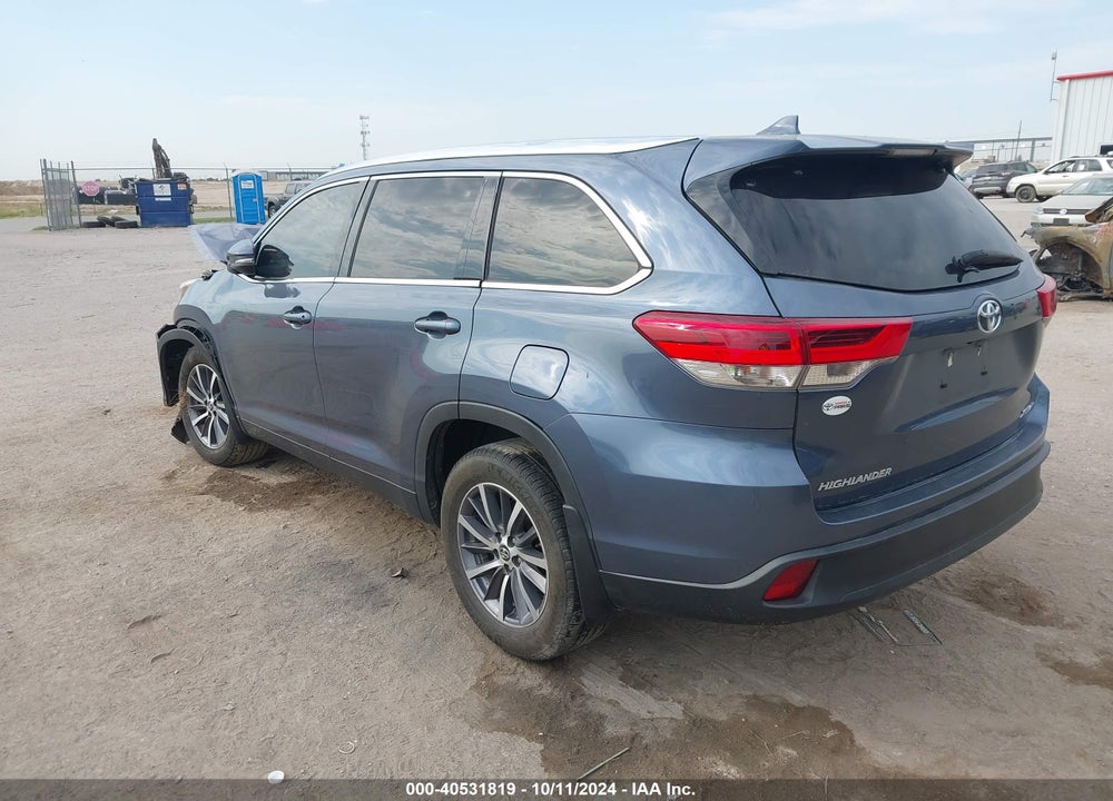 2019 TOYOTA HIGHLANDER XLE VIN: 5TDJZRFH2KS965762