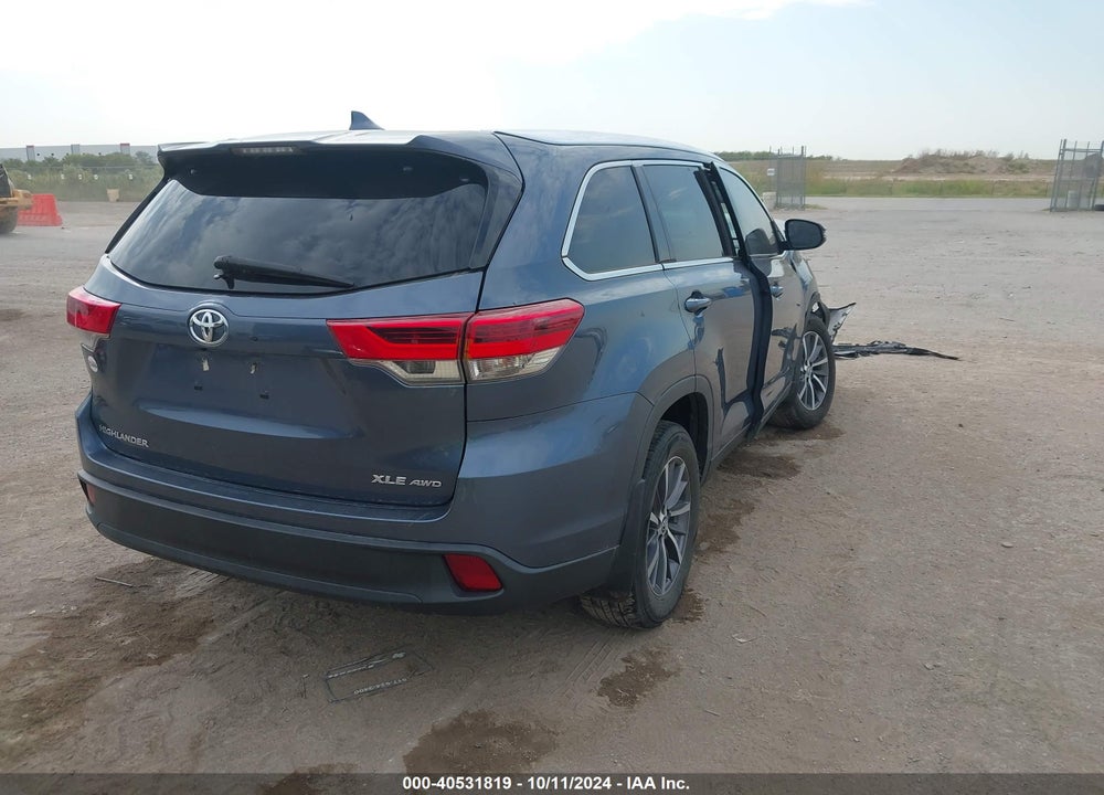 2019 TOYOTA HIGHLANDER XLE VIN: 5TDJZRFH2KS965762