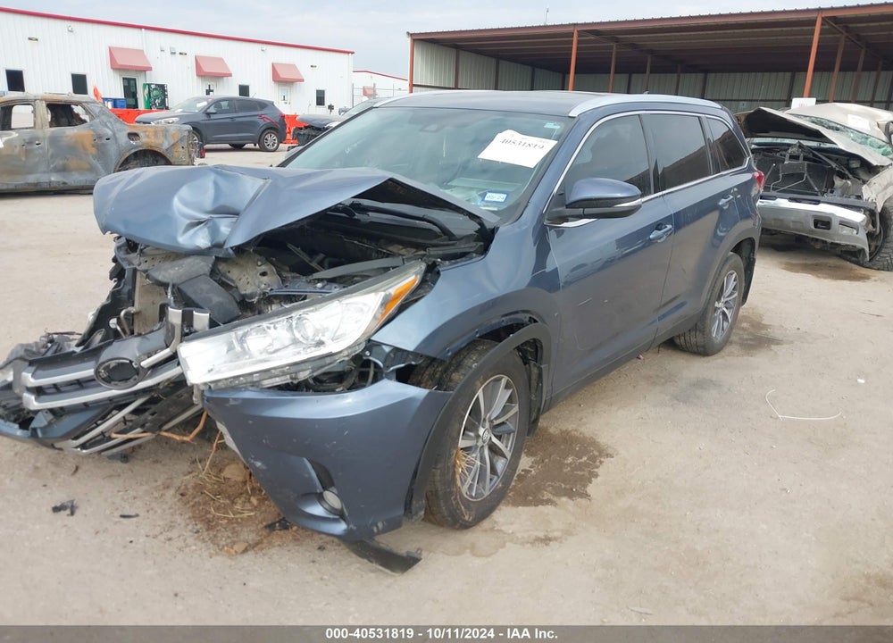 2019 TOYOTA HIGHLANDER XLE VIN: 5TDJZRFH2KS965762