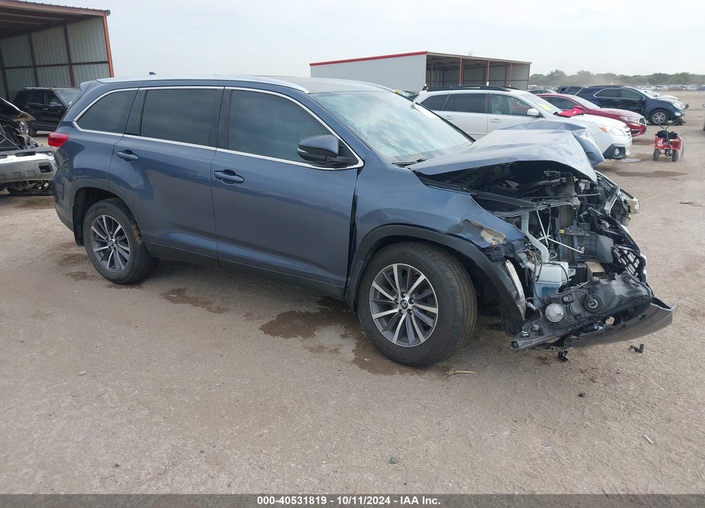 2019 TOYOTA HIGHLANDER XLE VIN: 5TDJZRFH2KS965762
