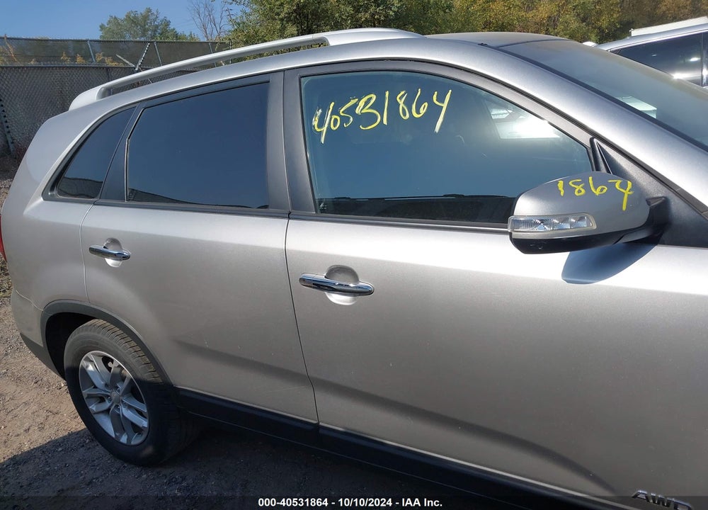 2014 KIA SORENTO LX V6 VIN: 5XYKTDA7XEG469374
