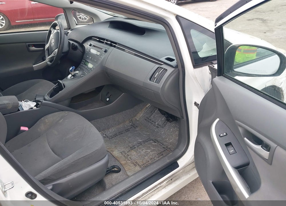 2011 TOYOTA PRIUS TWO VIN: JTDKN3DU2B0256636