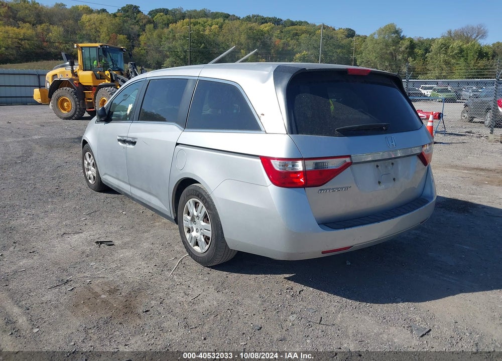 2011 HONDA ODYSSEY LX VIN: 5FNRL5H26BB076795