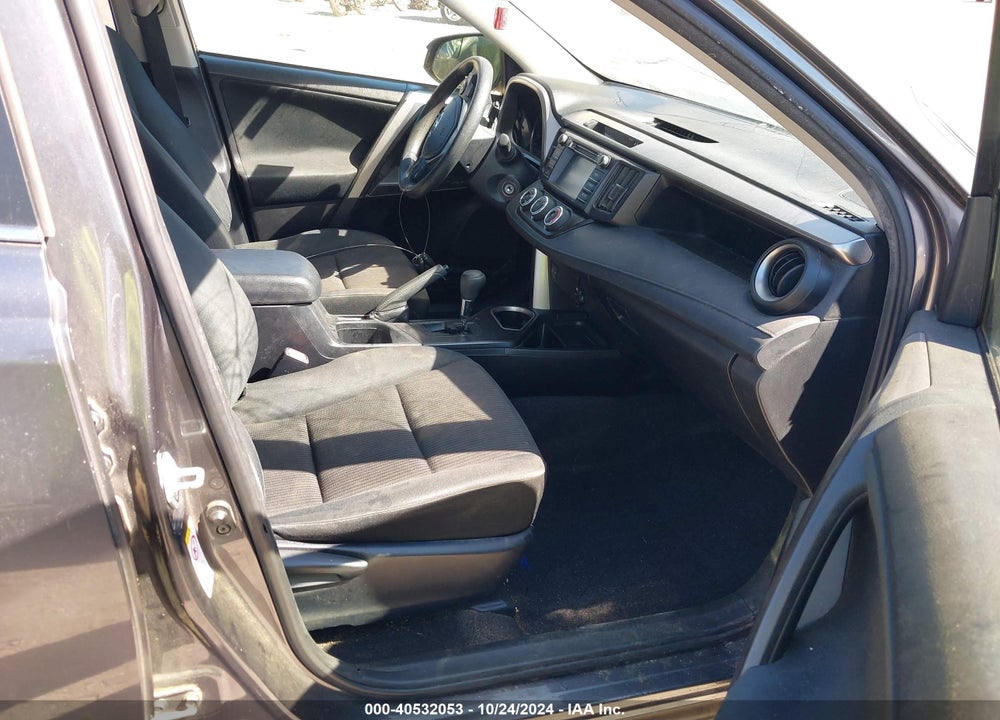 2017 TOYOTA RAV4 LE VIN: JTMZFREV7HJ135867