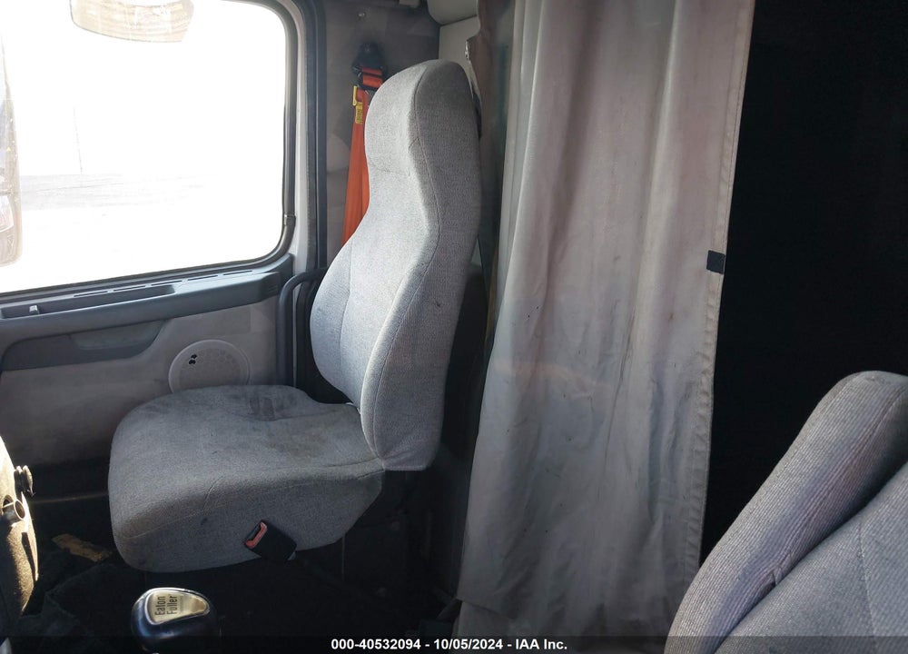 2011 VOLVO VN VNL VIN: 4V4NC9TH2BN532783
