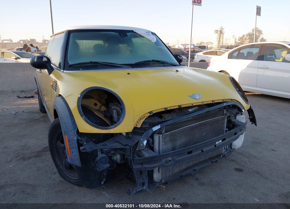 2008 MINI COOPER VIN: WMWMF33548TT64213
