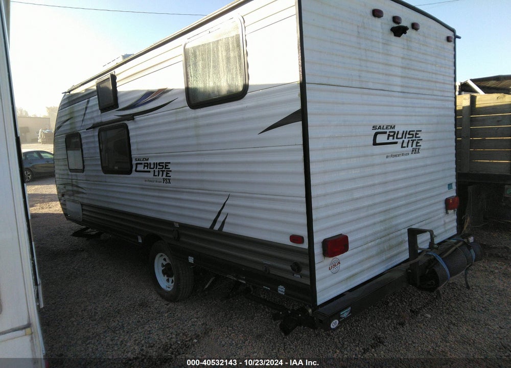 2018 FOREST RIVER SALT VIN: 4X4TSMV16JY001067