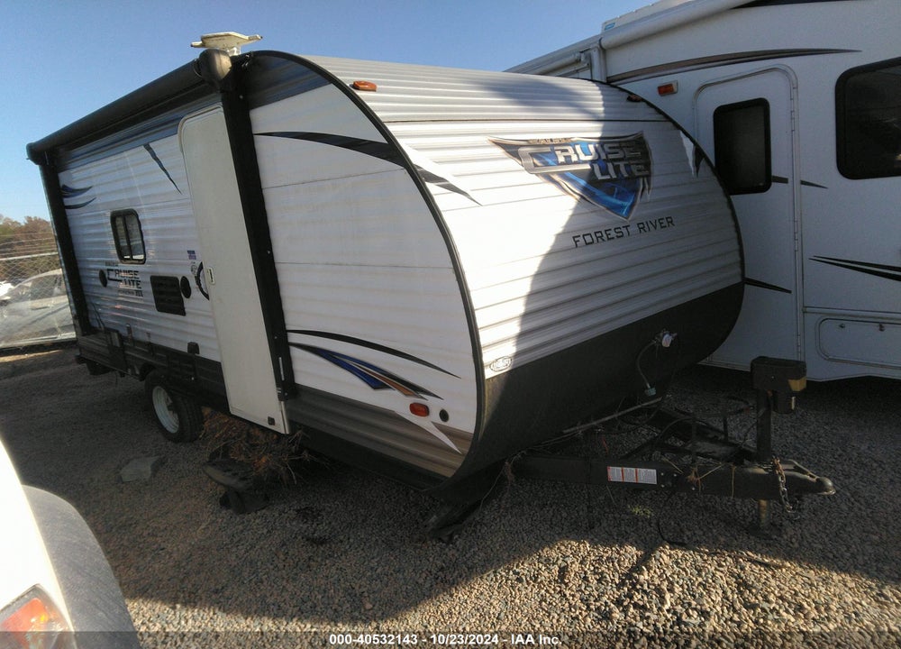2018 FOREST RIVER SALT VIN: 4X4TSMV16JY001067
