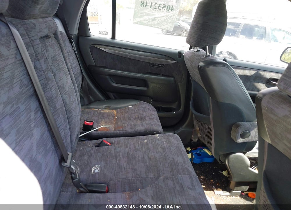 2004 HONDA CR-V LX VIN: JHLRD68404C018110