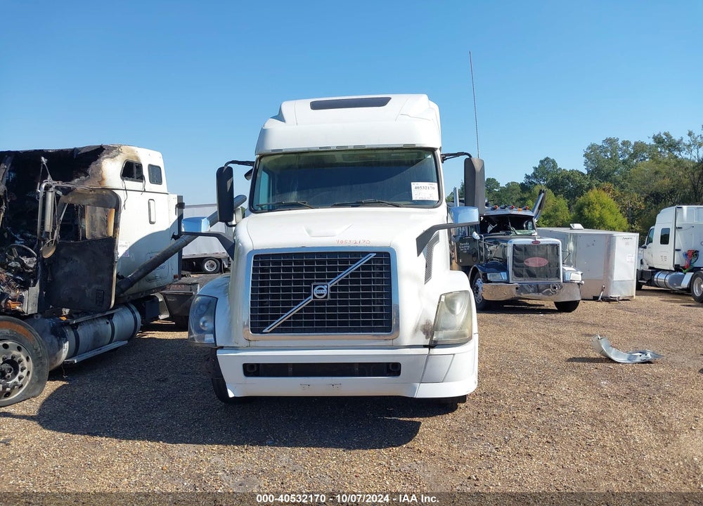 2013 VOLVO VN VIN: 4V4NC9TH4DN567635