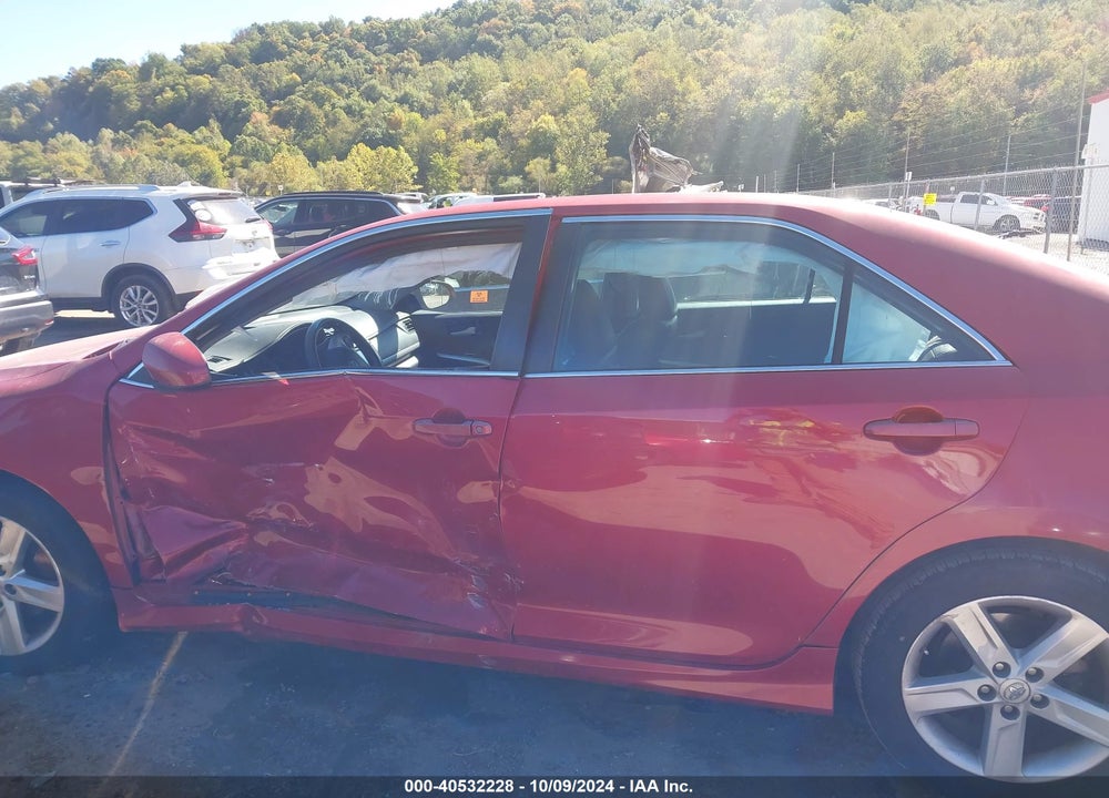 2014 TOYOTA CAMRY SE VIN: 4T1BF1FK5EU753072