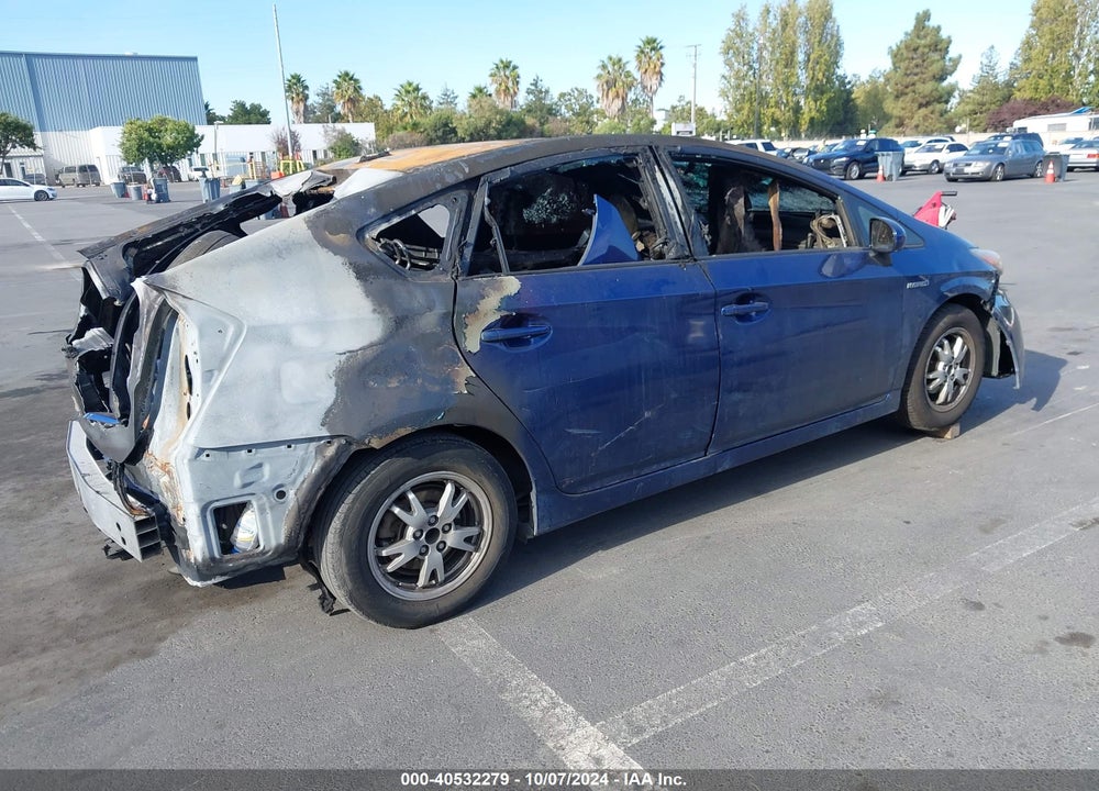 2011 TOYOTA PRIUS TWO VIN: JTDKN3DU5B5316444