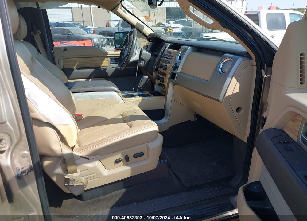 2011 FORD F-150 LARIAT VIN: 1FTFW1CT2BFB64323