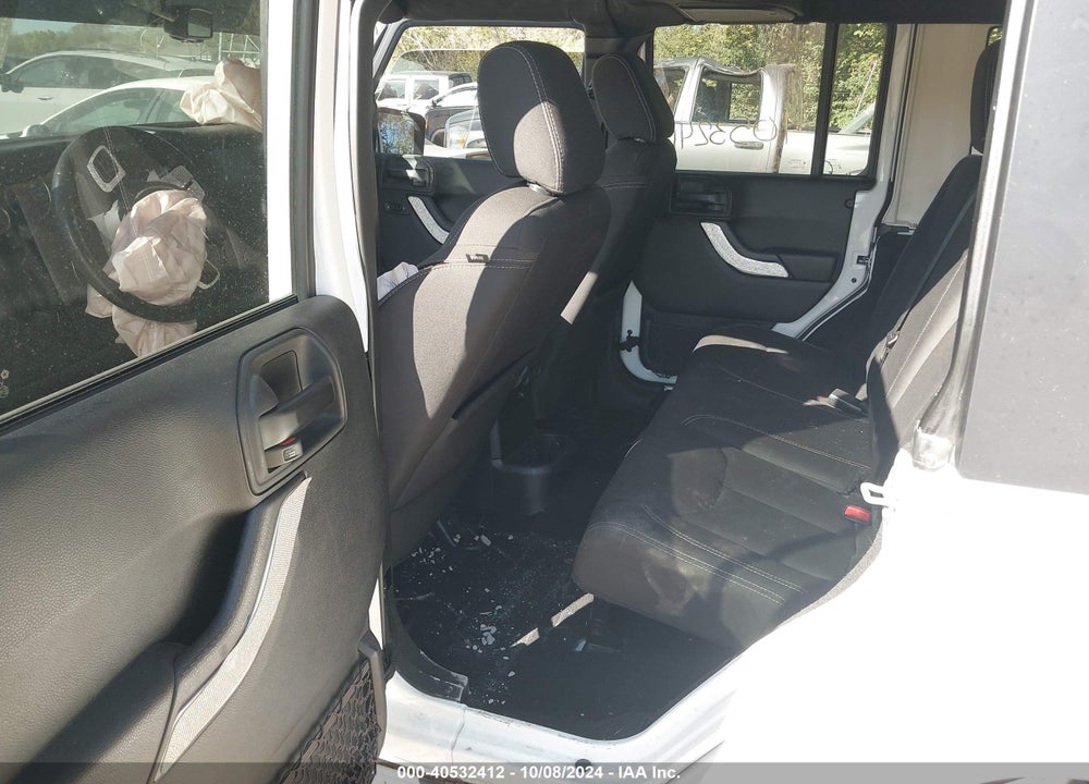 2017 JEEP WRANGLER UNLIMITED SAHARA VIN: 1C4HJWEG2HL602028