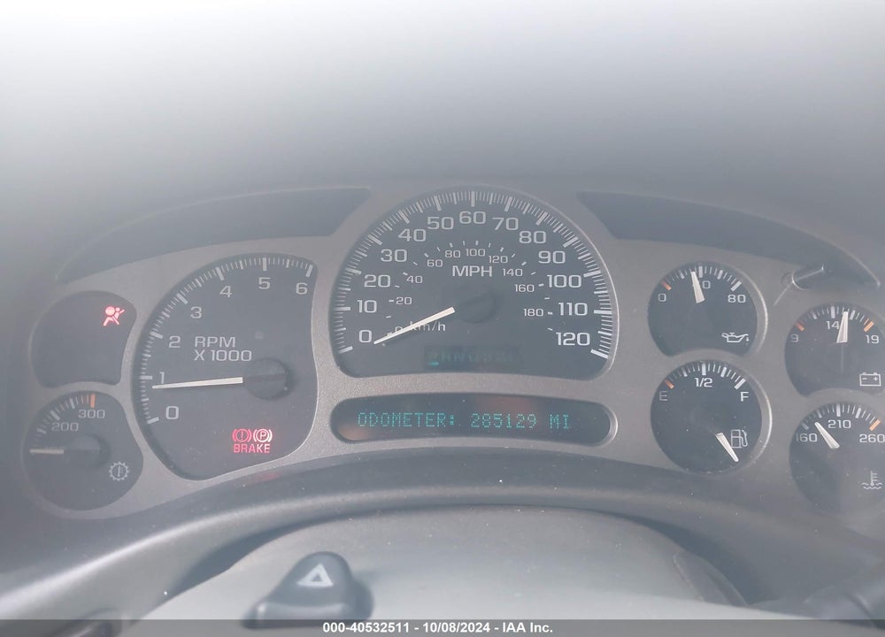 2005 GMC YUKON DENALI VIN: 1GKEK63U15J208301