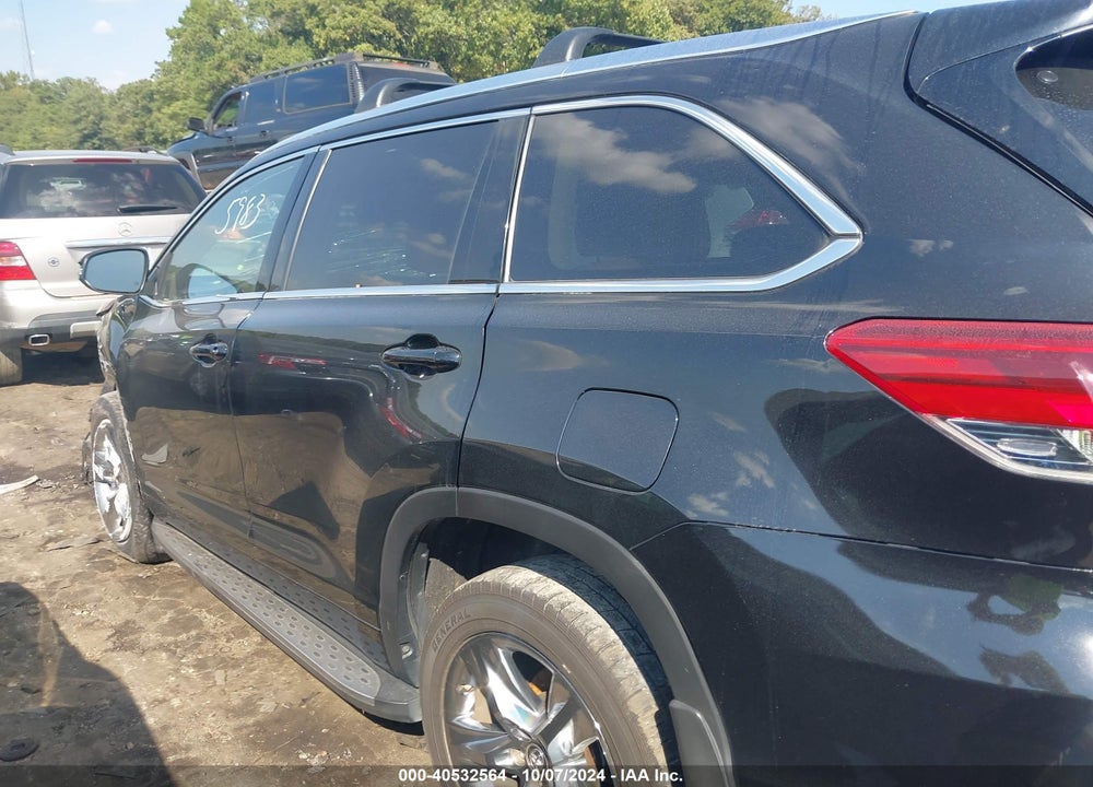 2019 TOYOTA HIGHLANDER LIMITED/PLATINUM VIN: 5TDDZRFH5KS705983