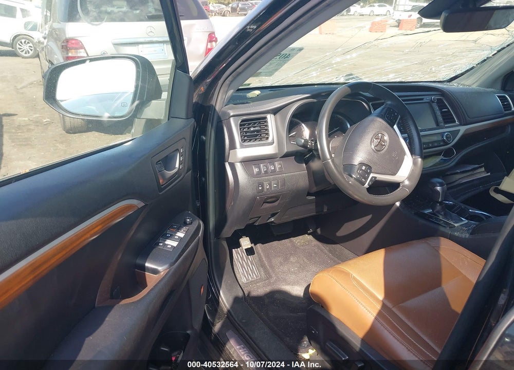 2019 TOYOTA HIGHLANDER LIMITED/PLATINUM VIN: 5TDDZRFH5KS705983