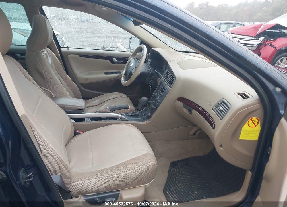 2003 VOLVO XC70 2.5T VIN: YV1SZ59H631105008