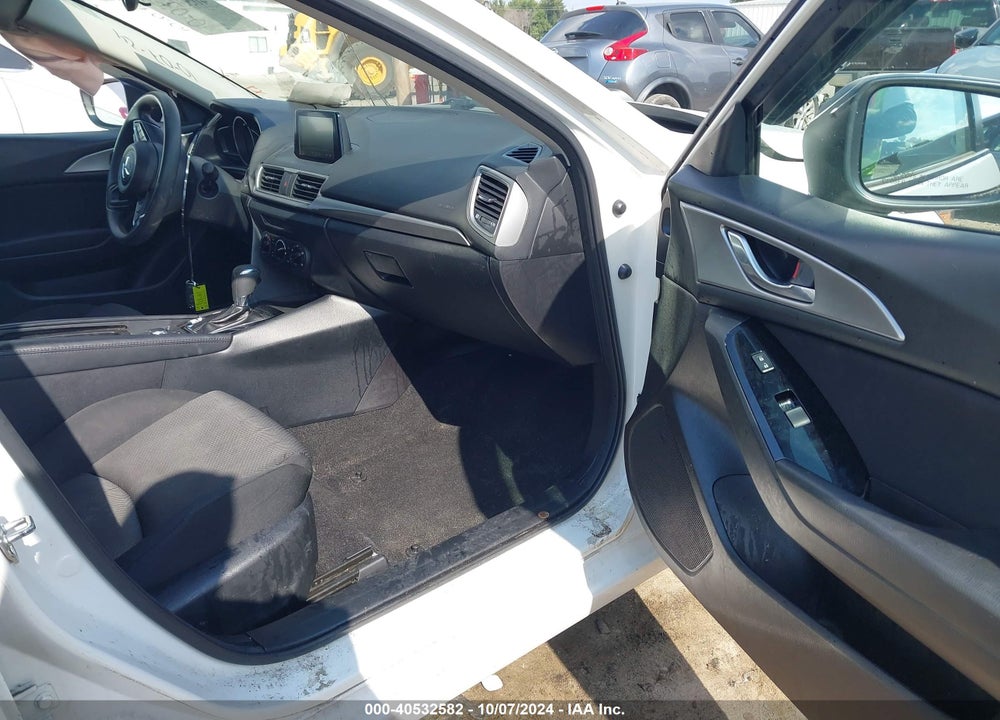 2018 MAZDA 3 SPORT VIN: 3MZBN1K74JM195929