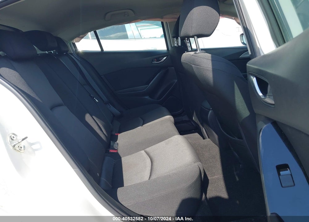 2018 MAZDA 3 SPORT VIN: 3MZBN1K74JM195929