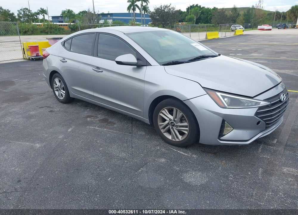 2020 HYUNDAI ELANTRA SEL VIN: 5NPD84LF6LH581111