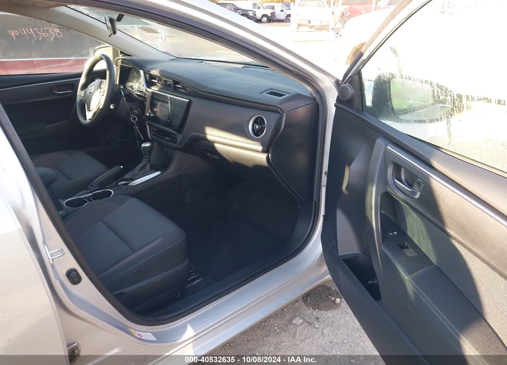 2018 TOYOTA COROLLA LE VIN: 2T1BURHE7JC978844