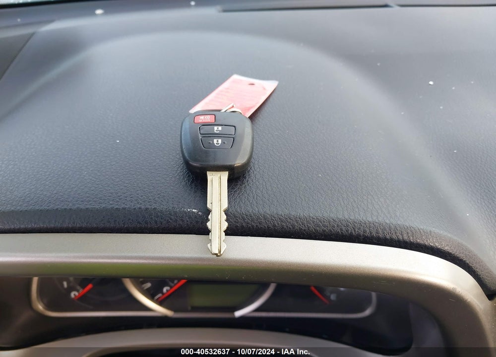 2015 TOYOTA RAV4 LE VIN: 2T3BFREV7FW243602