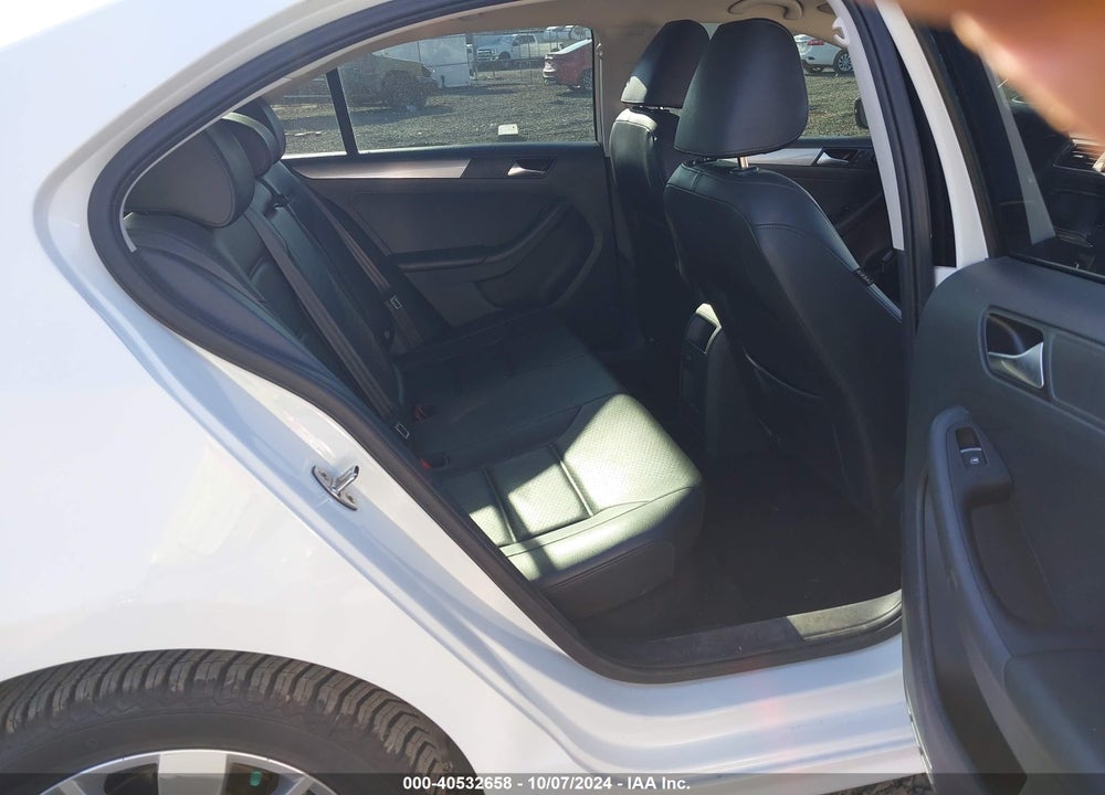 2015 VOLKSWAGEN JETTA 1.8T SE VIN: 3VWD17AJ3FM412379