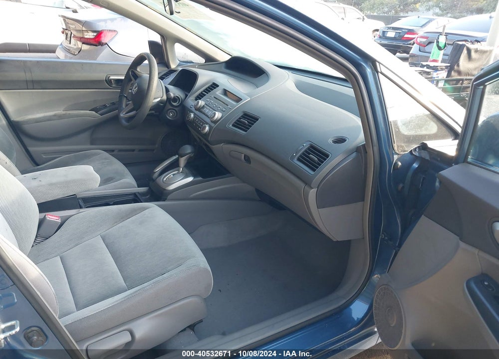 2011 HONDA CIVIC LX VIN: 2HGFA1F50BH529027