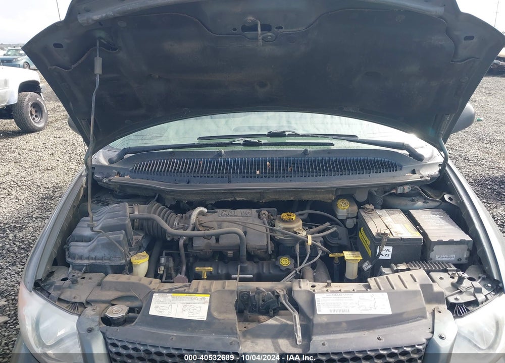 2002 DODGE GRAND CARAVAN SPORT VIN: 2B4GP44R42R511825