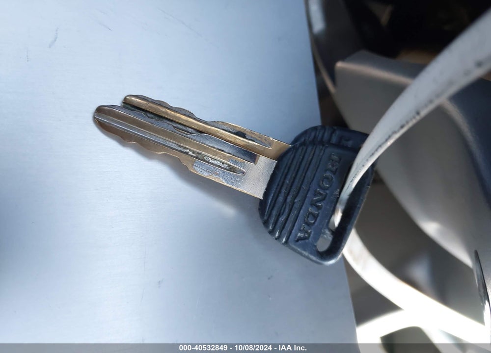 2000 HONDA CIVIC LX VIN: JHMEJ6675YS003338