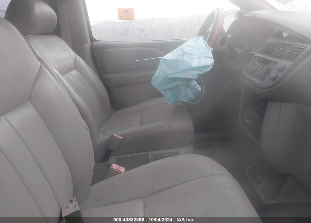 2000 TOYOTA SIENNA LE VIN: 4T3ZF13C0YU229108