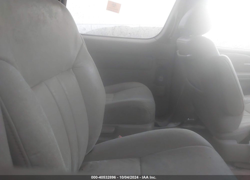 2000 TOYOTA SIENNA LE VIN: 4T3ZF13C0YU229108