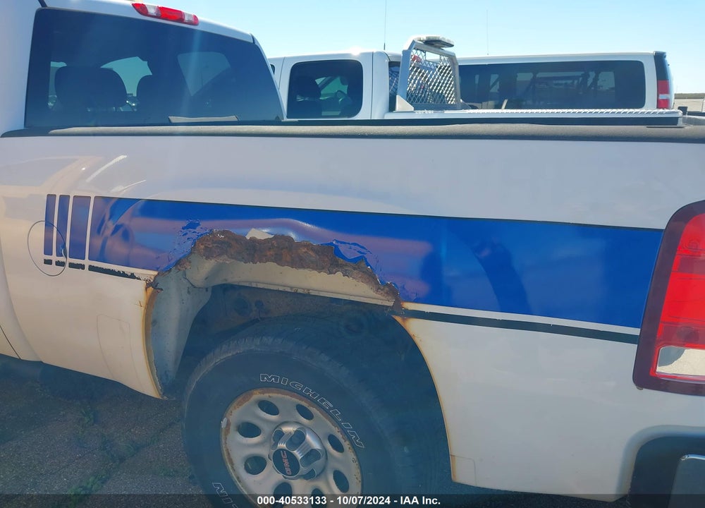 2011 GMC SIERRA 1500 WORK TRUCK VIN: 1GTR2TE31BZ268592