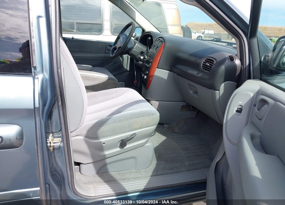2006 CHRYSLER TOWN & COUNTRY LX VIN: 1A4GP44RX6B566877