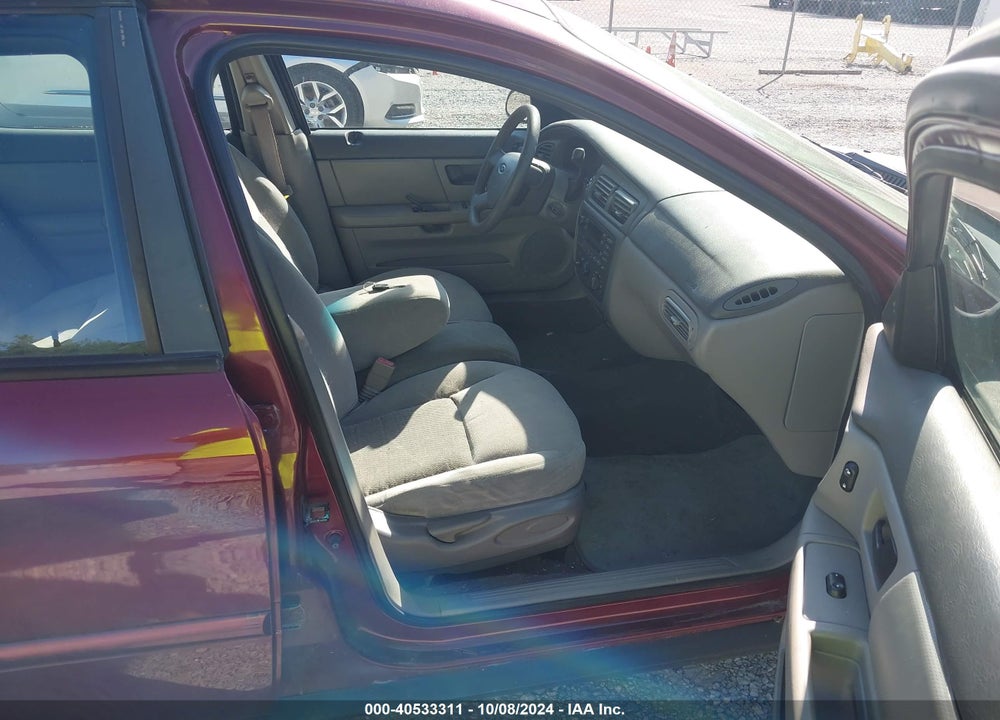 2005 FORD TAURUS SE VIN: 1FAFP53225A136587